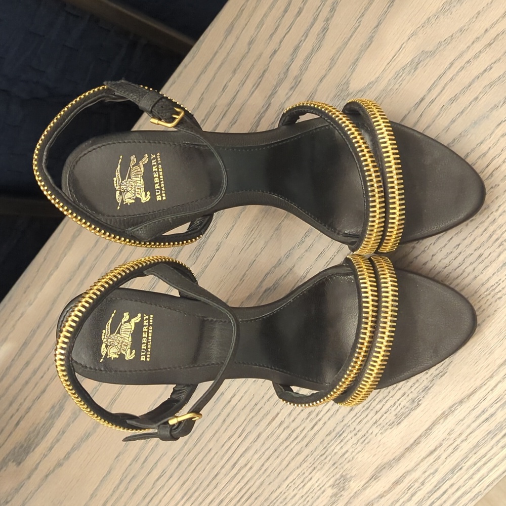 Burberry Zipper Heels Size 40